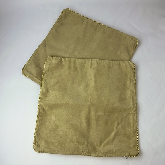 Pair of Matching Rooster Tapestry Pillow Covers. 17.5” x 17.5”. Vintage look. - Picture 4 of 7